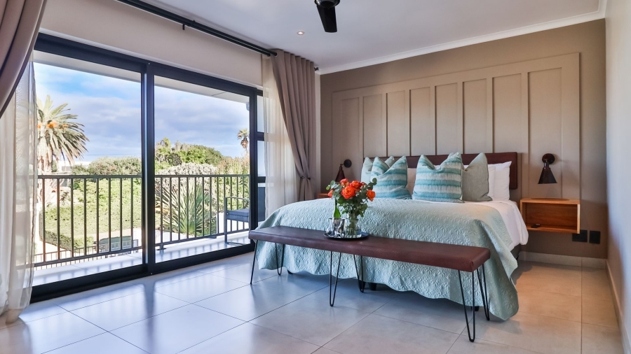 9 Bedroom Property for Sale in Westcliff Western Cape
